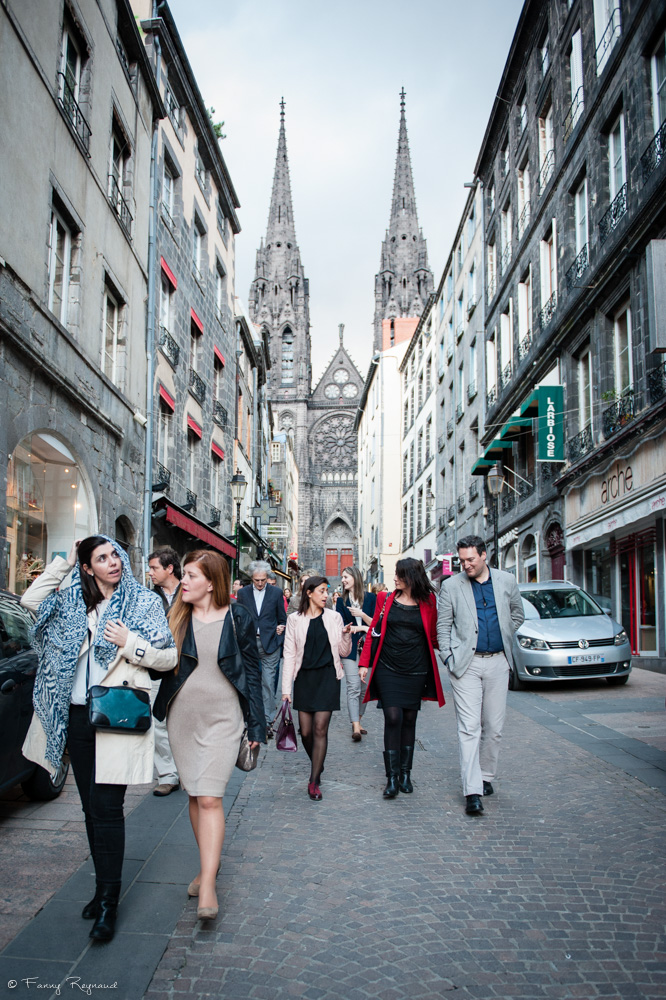 Visite du centre ville de clermont-ferrand la veille d'un mariage. Balade rue des gras.