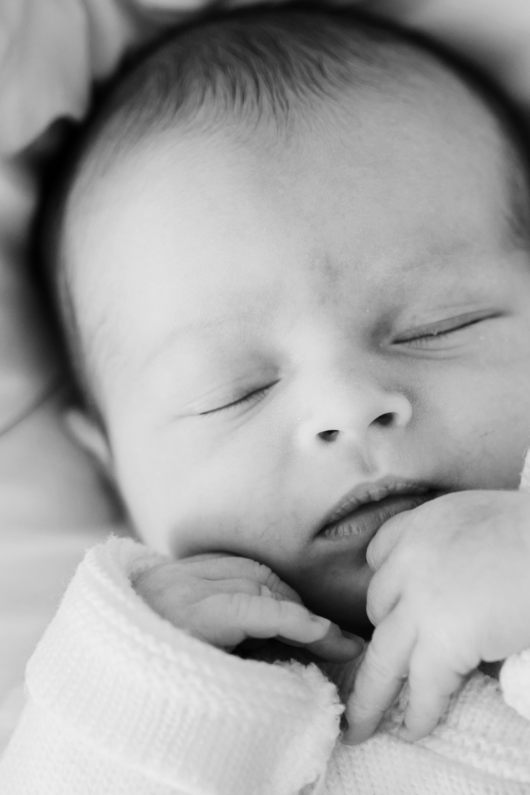 photographe professionnel à clermont ferrand naissance nouveau né
