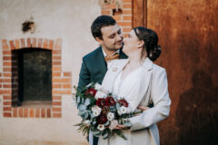 Photographie de mariage à l'automne en auvergne. Chateau de montpeyroux à puy guillaume.