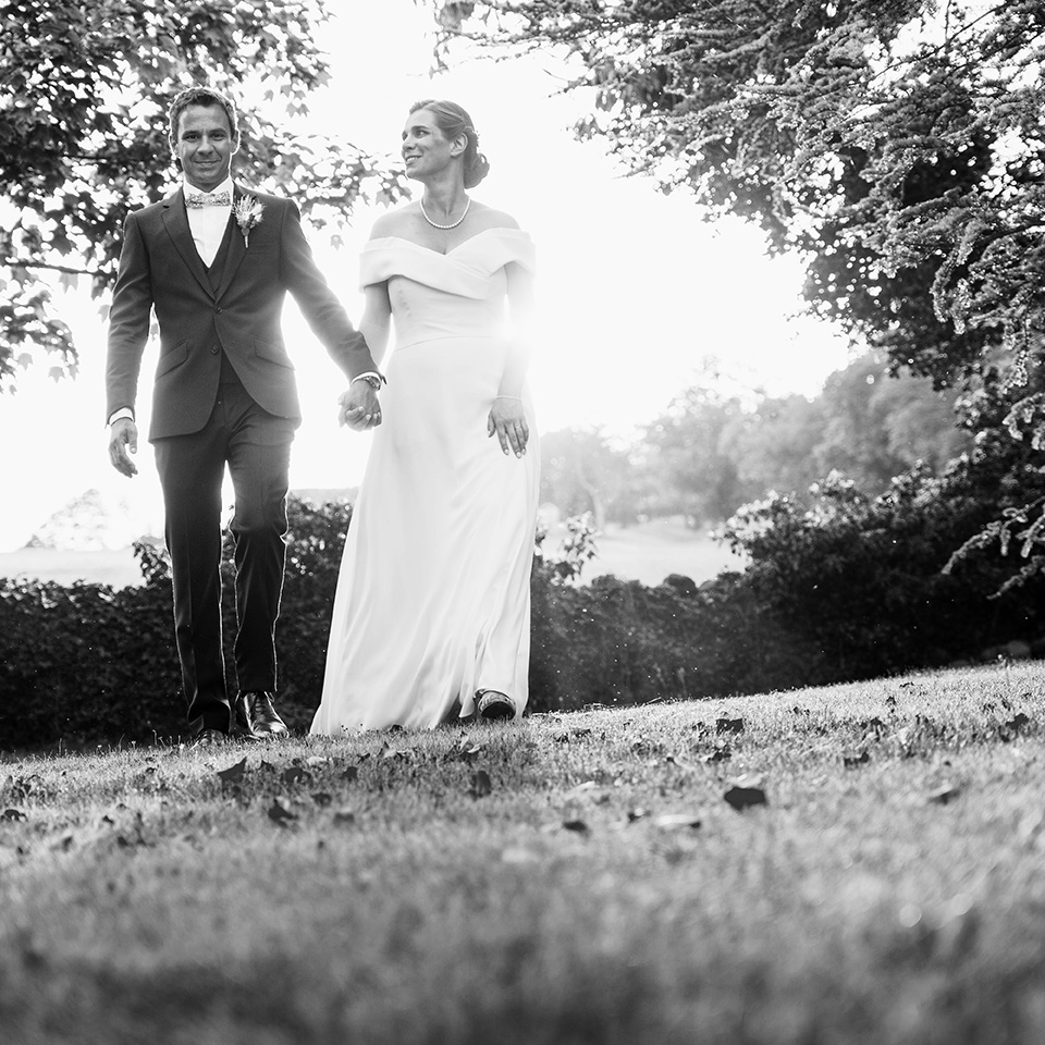 Mariage au chateau de Bois rigaud en auvergne, photo de couple en noir et blanc