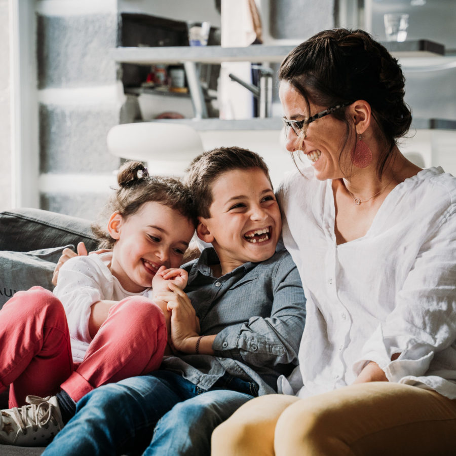 photographie professionnelle pour vos souvenirs de famille en auvergne par fanny reynaud photographe profesionnelle à clermont ferrand