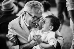 Photographies par un photographe professionnel de clermont ferrand d'un grand pere et son petit fils